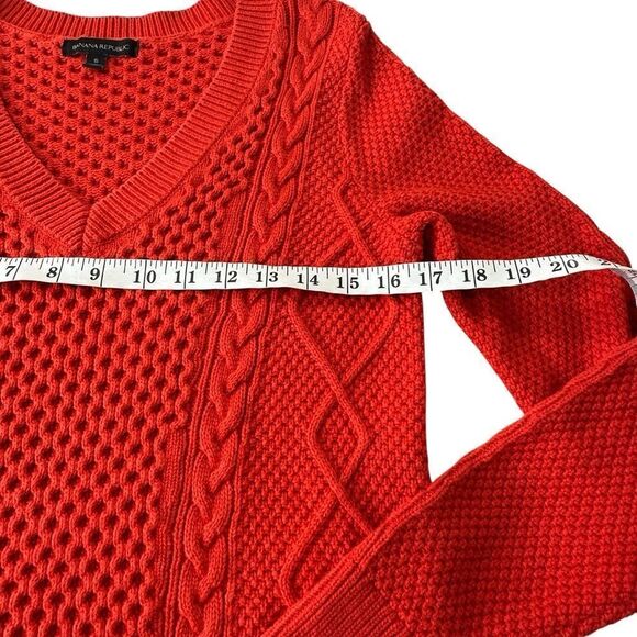 Banana Republic Chunky Cable Knit V Neck Fitted Sweater, Small - Picture 9 of 9